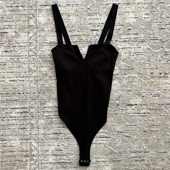 CLOSING SALE! 
Free People Pippa V-Wire Bodysuit - Picture 2 of 9